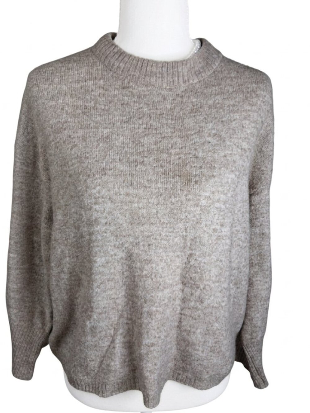 H&M DIVIDED Light Taupe Oatmeal Knit Sweater Size Medium